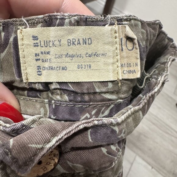 Lucky Brand Kids Size 10 Camo Cargo Shorts 100% Cotton Comfortable & Durable Des - Picture 2 of 5